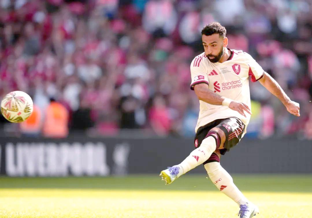 社区盾倒计时，利物浦关键时刻回应争议，细节引发关注，更衣室稳定，轮换策略成焦点的简单介绍-爱游戏官方